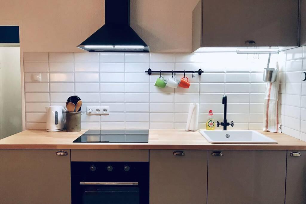 In The Heart Of Mannheim, Free Parking, Netflix, Fast Wifi Apartment